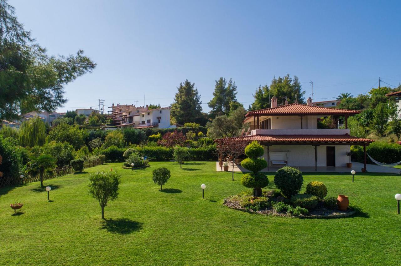 Vila Georgia Siviri Luaran gambar