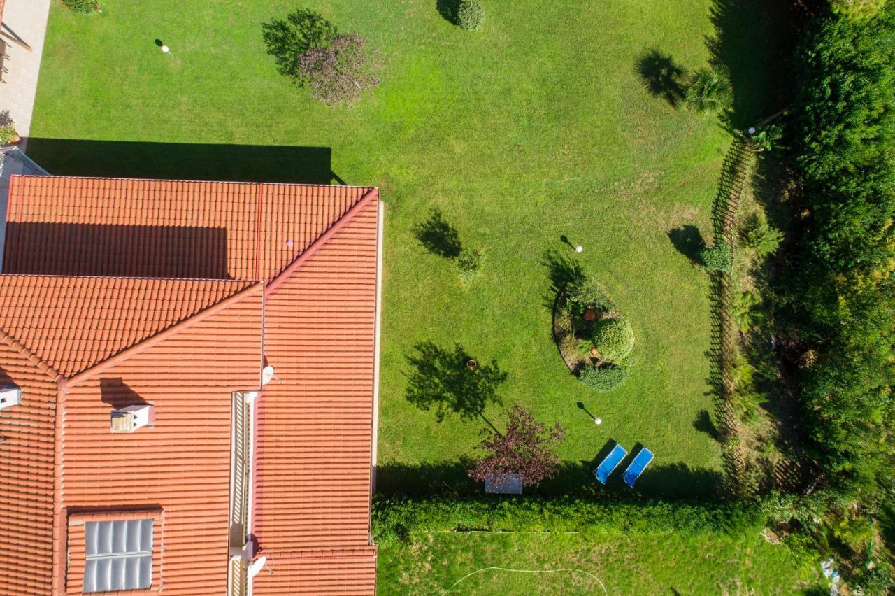 Vila Georgia Siviri Luaran gambar